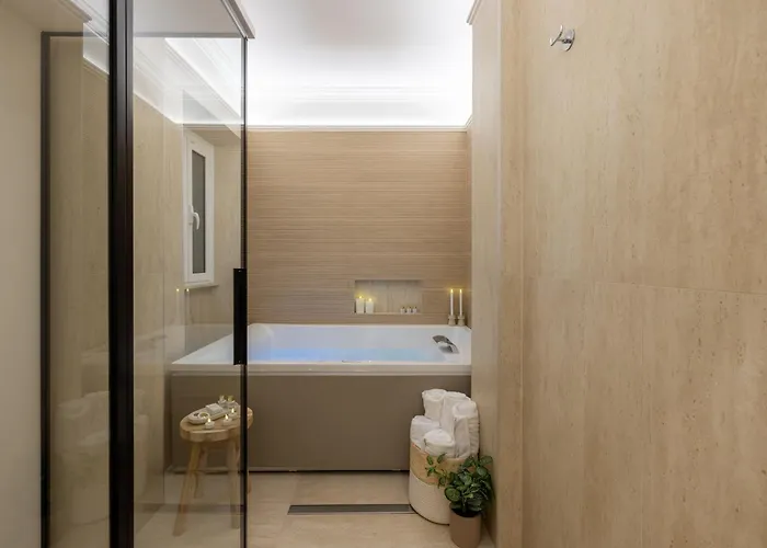 Luxury With Private Hot Tub & Sauna - Magnifica Homes * Roma