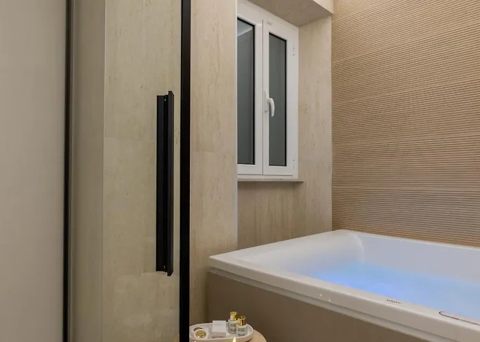 Luxury With Private Hot Tub & Sauna - Magnifica Homes Roma