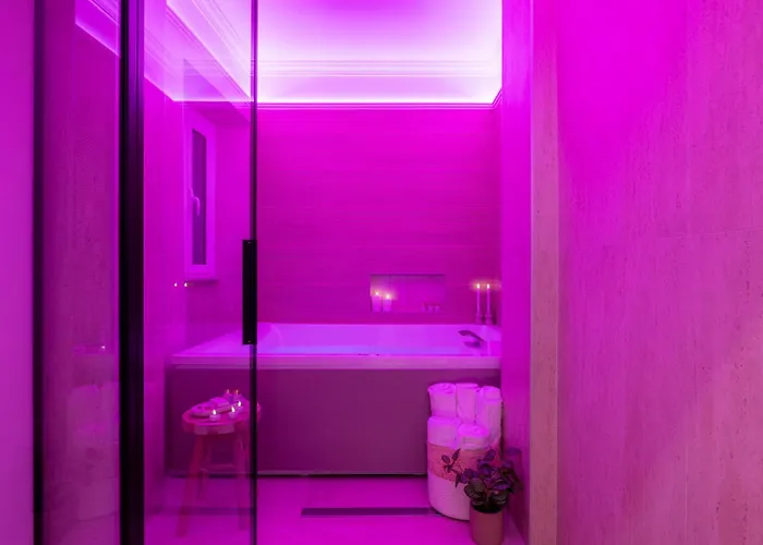 Luxury With Private Hot Tub & Sauna - Magnifica Homes Roma